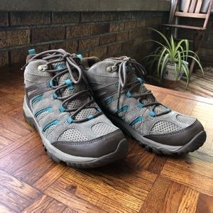New Women’s Merrell Hiking Boots!